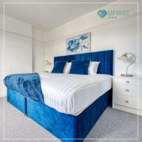 8 Double bedrooms - Free Parking - Spacious Home